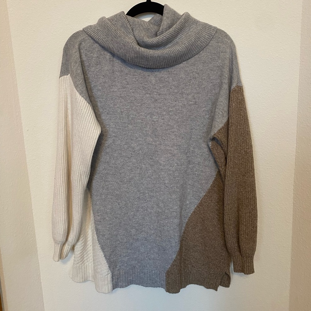 Maurice’s - Turtle Neck Sweater - Size Large - Picture 4 of 6